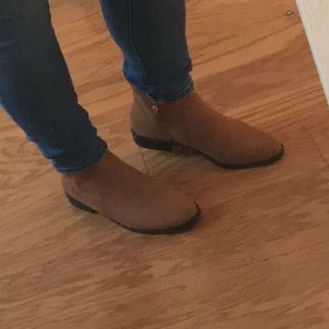 Camel booties